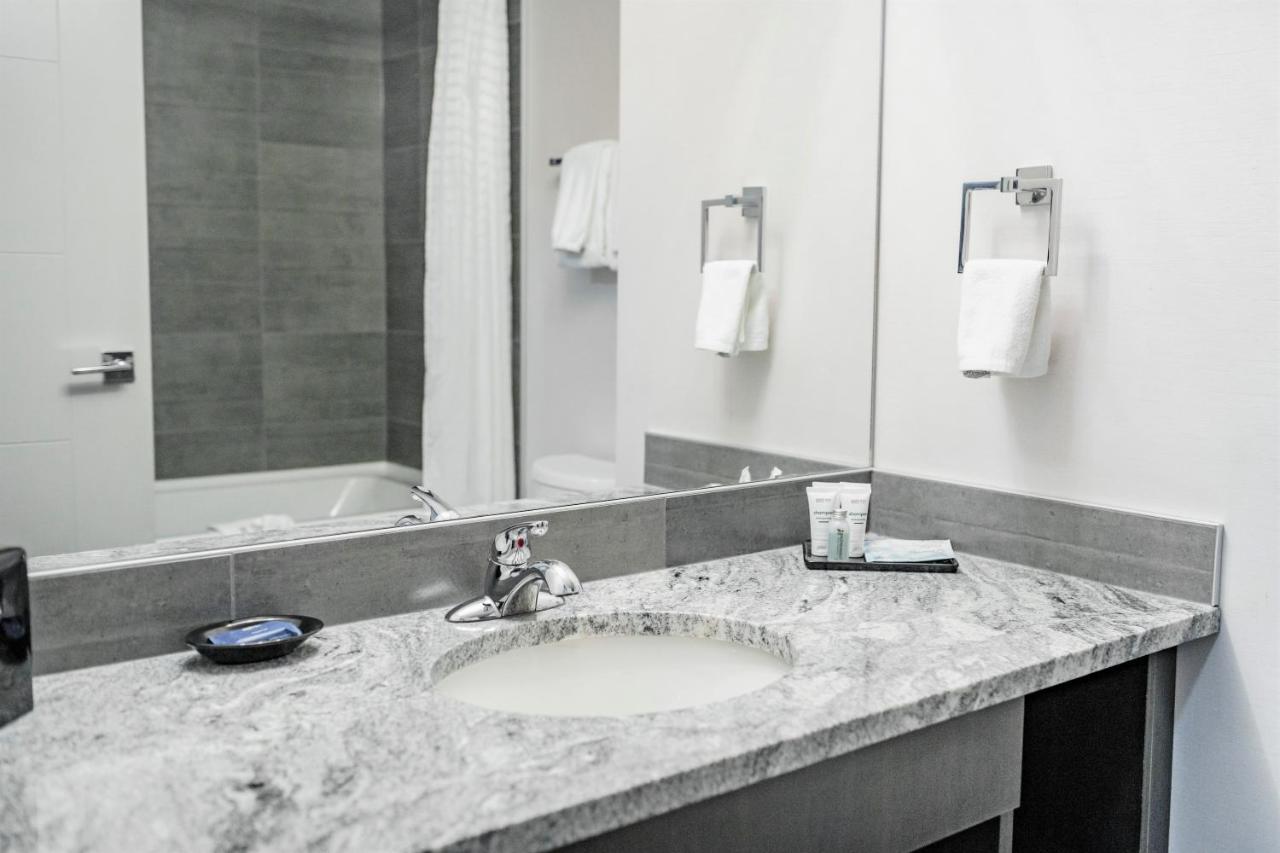 Park Inn By Radisson Edmonton Airport ليدوك المظهر الخارجي الصورة