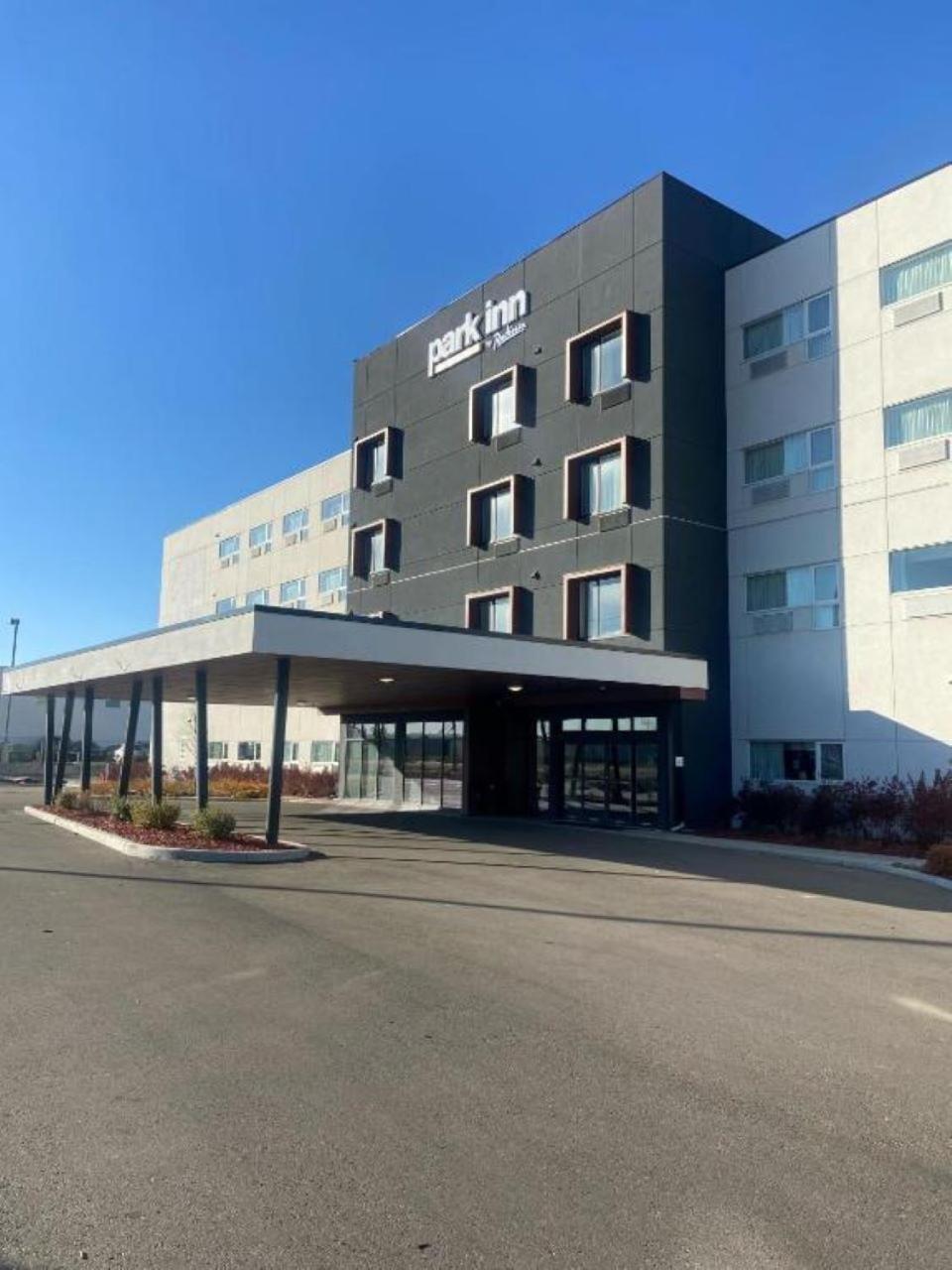 Park Inn By Radisson Edmonton Airport ليدوك المظهر الخارجي الصورة