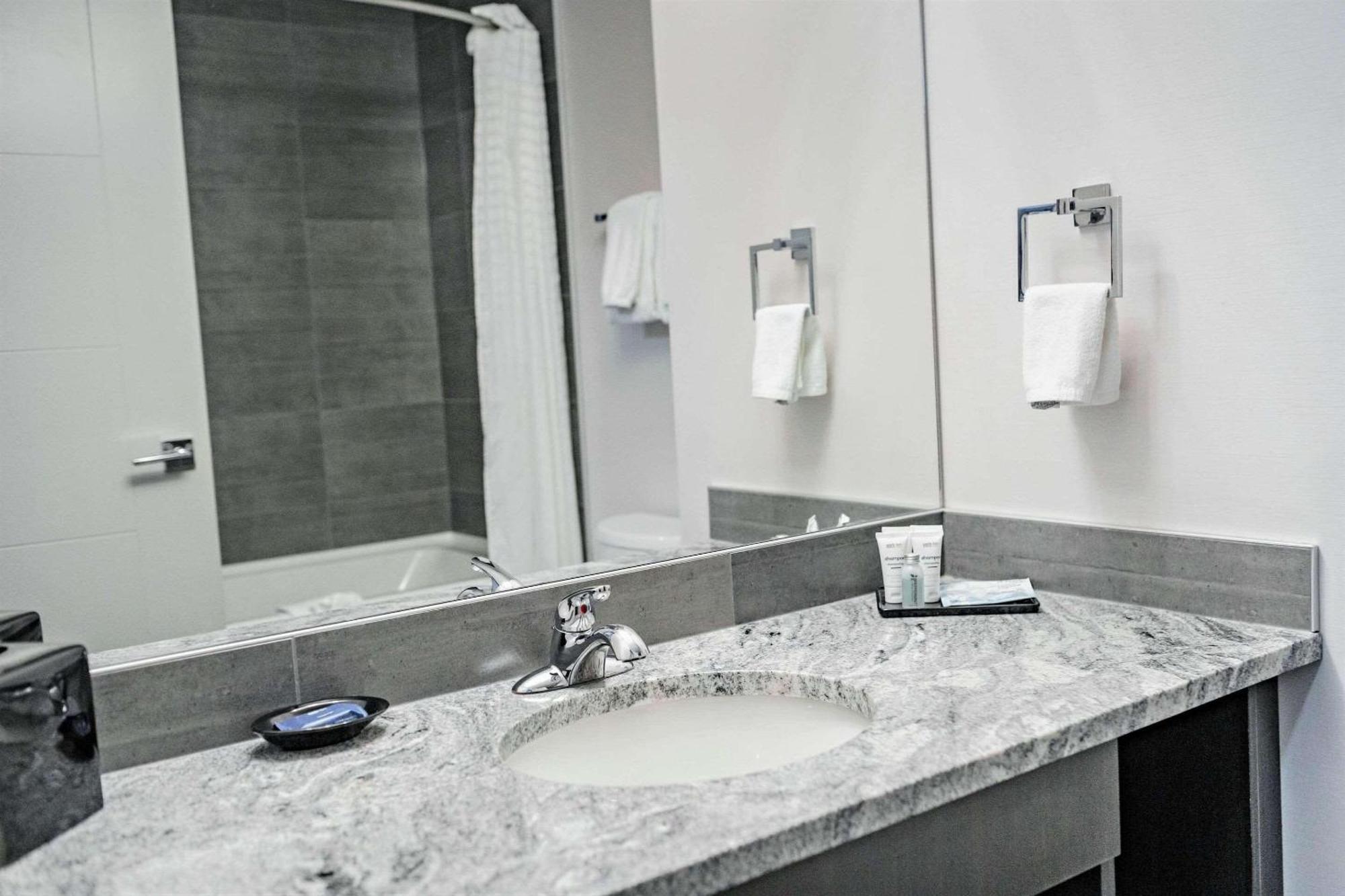 Park Inn By Radisson Edmonton Airport ليدوك المظهر الخارجي الصورة